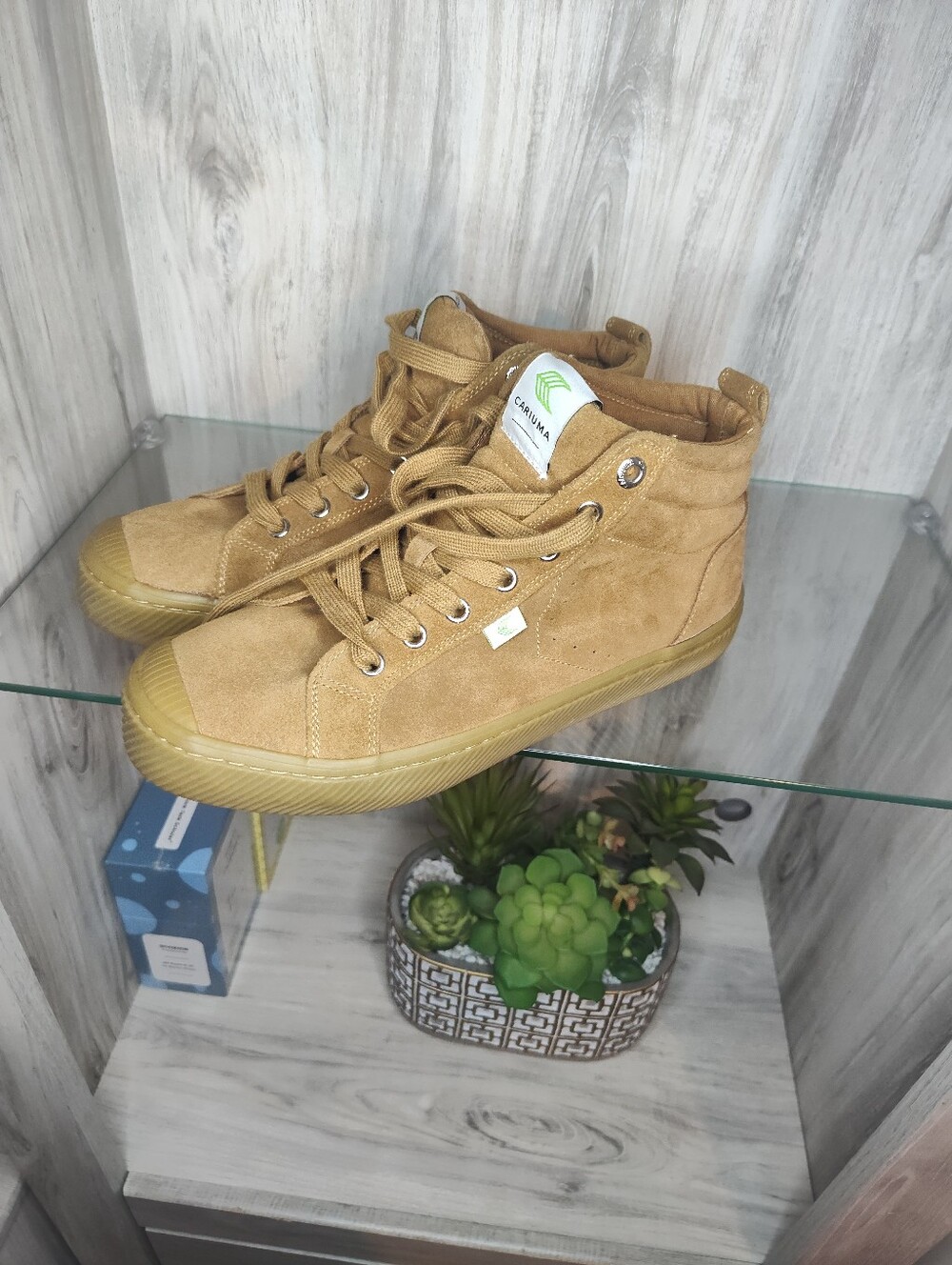 Cariuma Women's SZ 8.5 (Men's 7) Tan Suede Lace-Up High-Top Boots